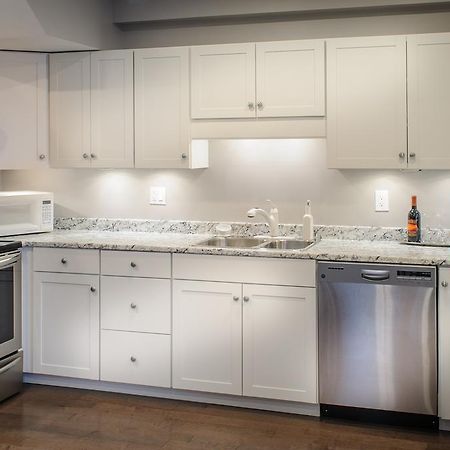 Moncton Suites - Apartments Across Georges Dumont Ngoại thất bức ảnh