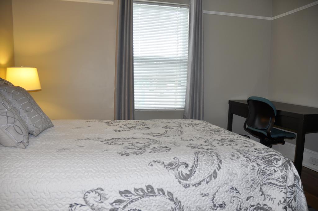 Moncton Suites - Apartments Across Georges Dumont Ngoại thất bức ảnh
