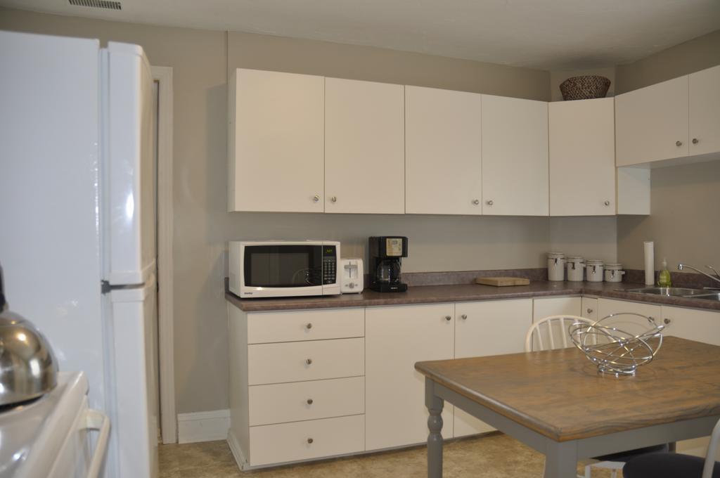 Moncton Suites - Apartments Across Georges Dumont Ngoại thất bức ảnh