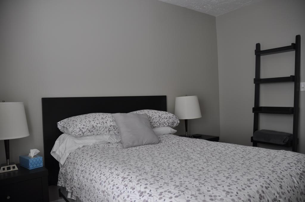 Moncton Suites - Apartments Across Georges Dumont Ngoại thất bức ảnh