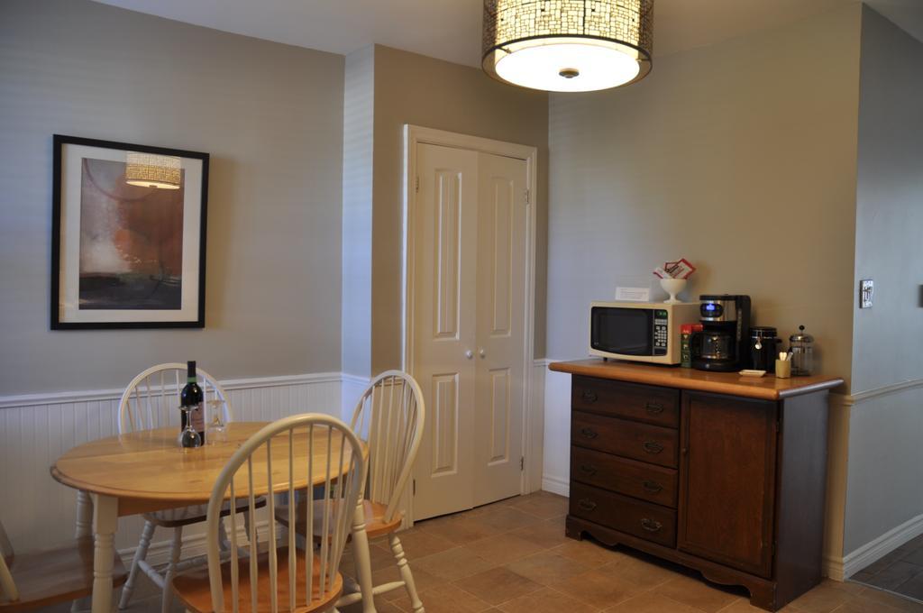 Moncton Suites - Apartments Across Georges Dumont Ngoại thất bức ảnh