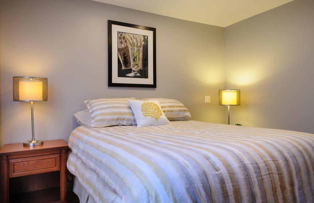 Moncton Suites - Apartments Across Georges Dumont Ngoại thất bức ảnh