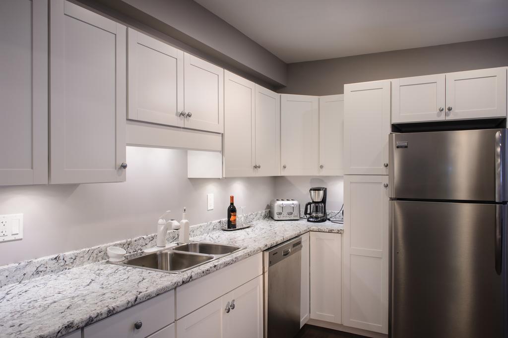 Moncton Suites - Apartments Across Georges Dumont Ngoại thất bức ảnh