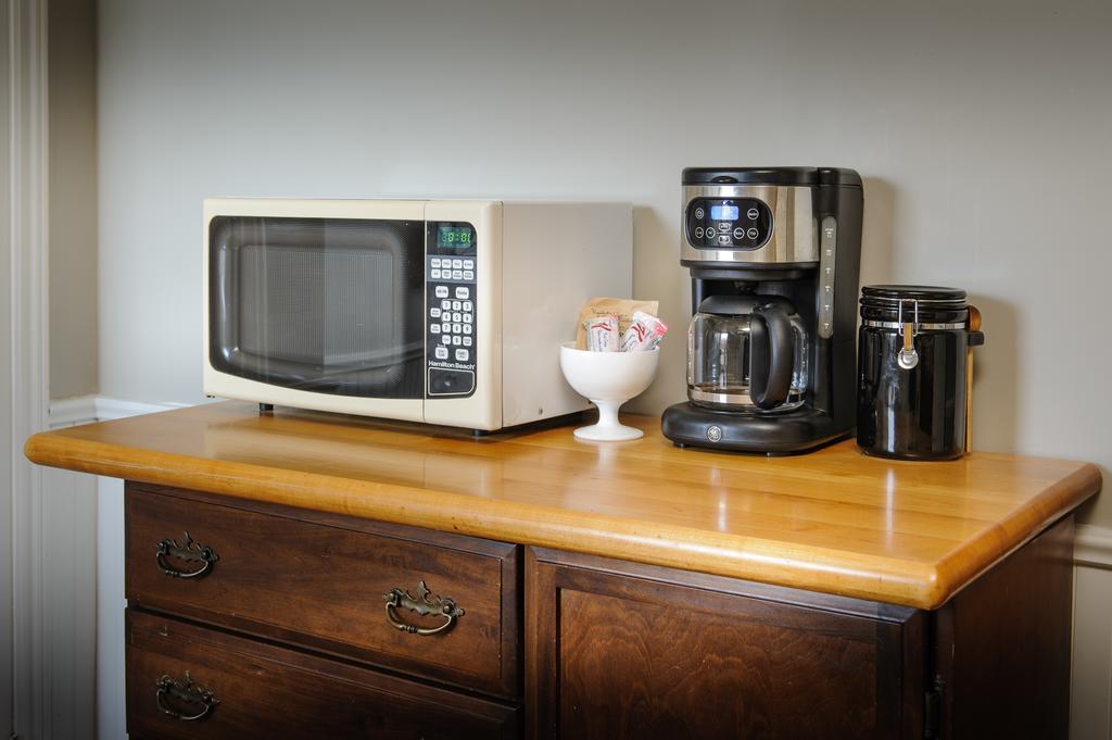 Moncton Suites - Apartments Across Georges Dumont Ngoại thất bức ảnh