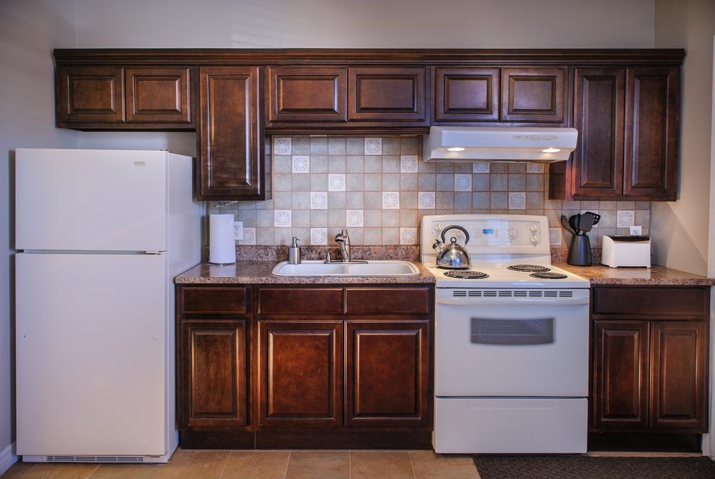 Moncton Suites - Apartments Across Georges Dumont Ngoại thất bức ảnh
