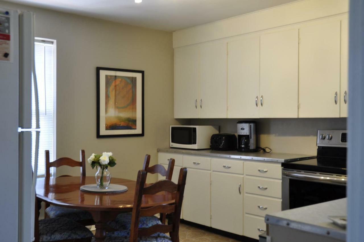Moncton Suites - Apartments Across Georges Dumont Ngoại thất bức ảnh