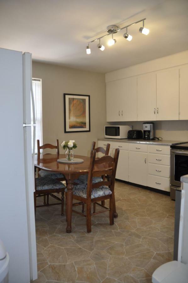Moncton Suites - Apartments Across Georges Dumont Ngoại thất bức ảnh